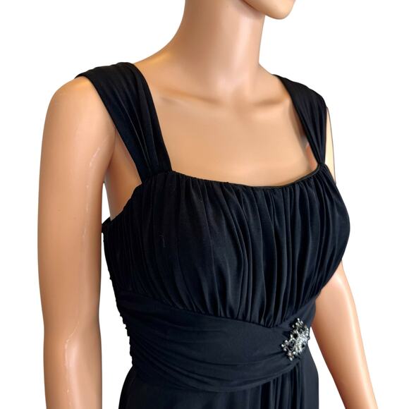 JESSICA HOWARD EVENING Brooch Fit & Flare Midi Dress Black Empire Waist Ruched 6 - Picture 6 of 13